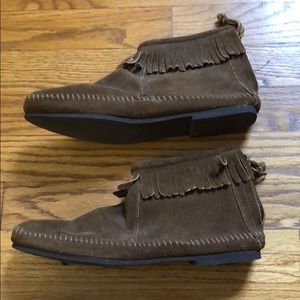 Minnetonka Short Brown Boots